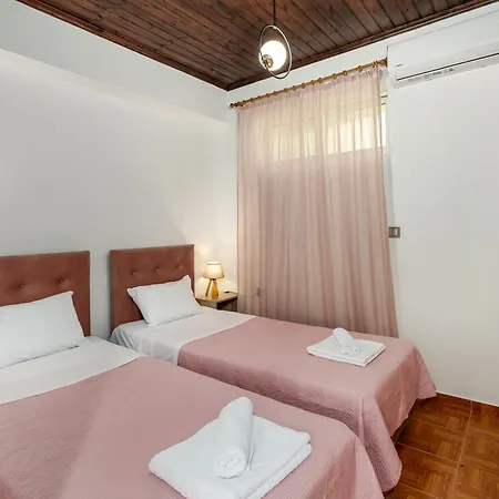 Foteini Gerakari Mountain Villa Yerakarion